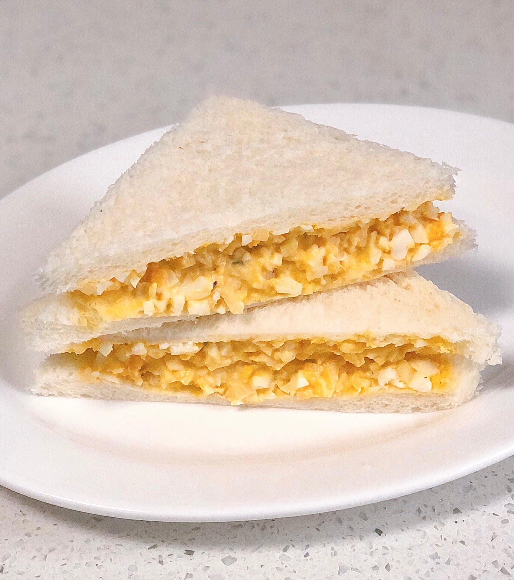 一口爆浆✨细腻又酸甜的奶油口感日式鸡蛋三明治☺️添加神秘食材☺️