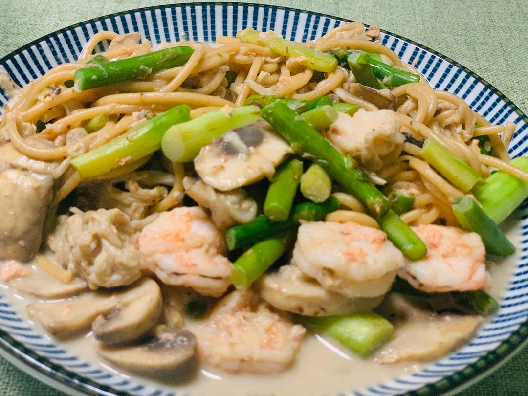 蘑菇培根芦笋奶油意面