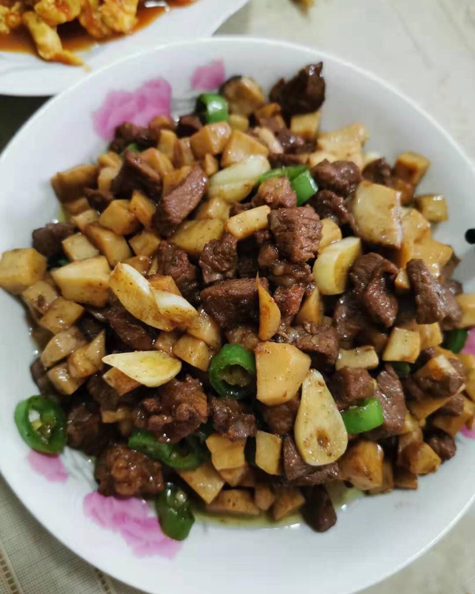 黑椒杏鲍菇牛肉粒