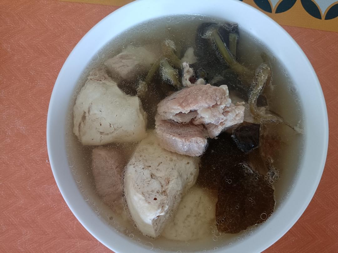 金线莲豆腐瘦肉汤
