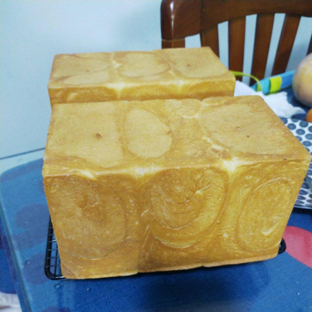 吐司，奶香手撕面包，超级香浓