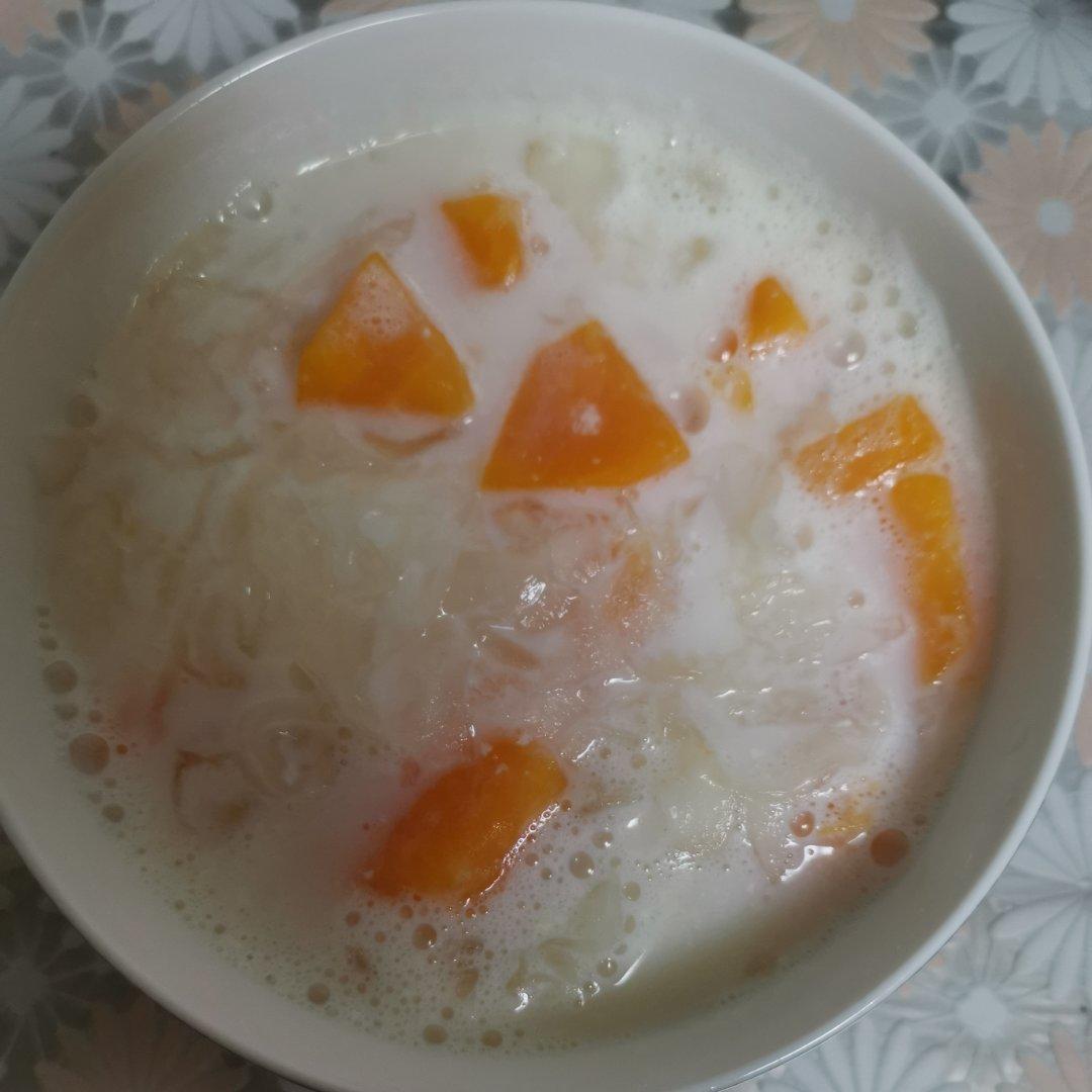 木瓜银耳牛奶（比店里好吃！）