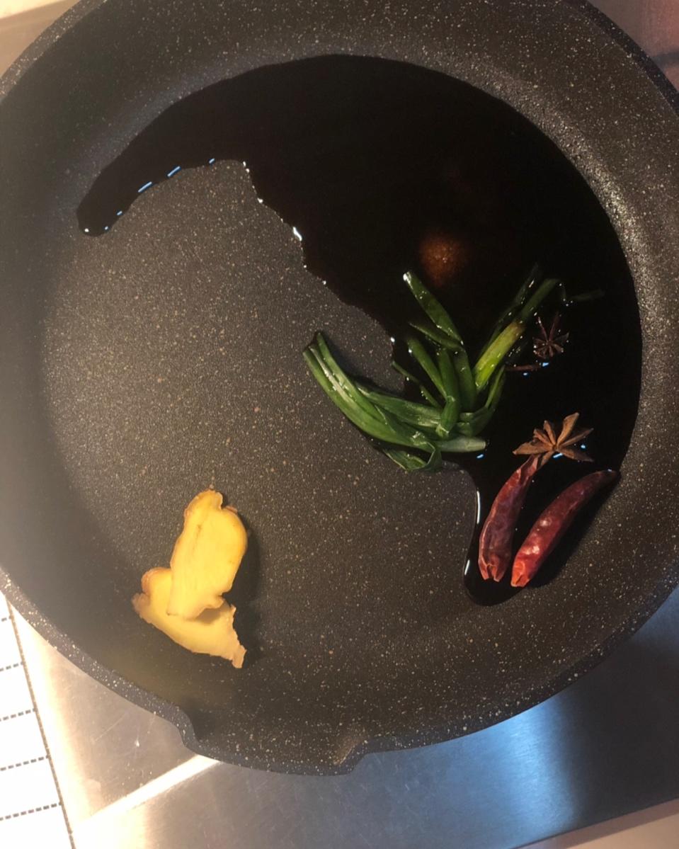 不焯水不放油的家常红烧肉
