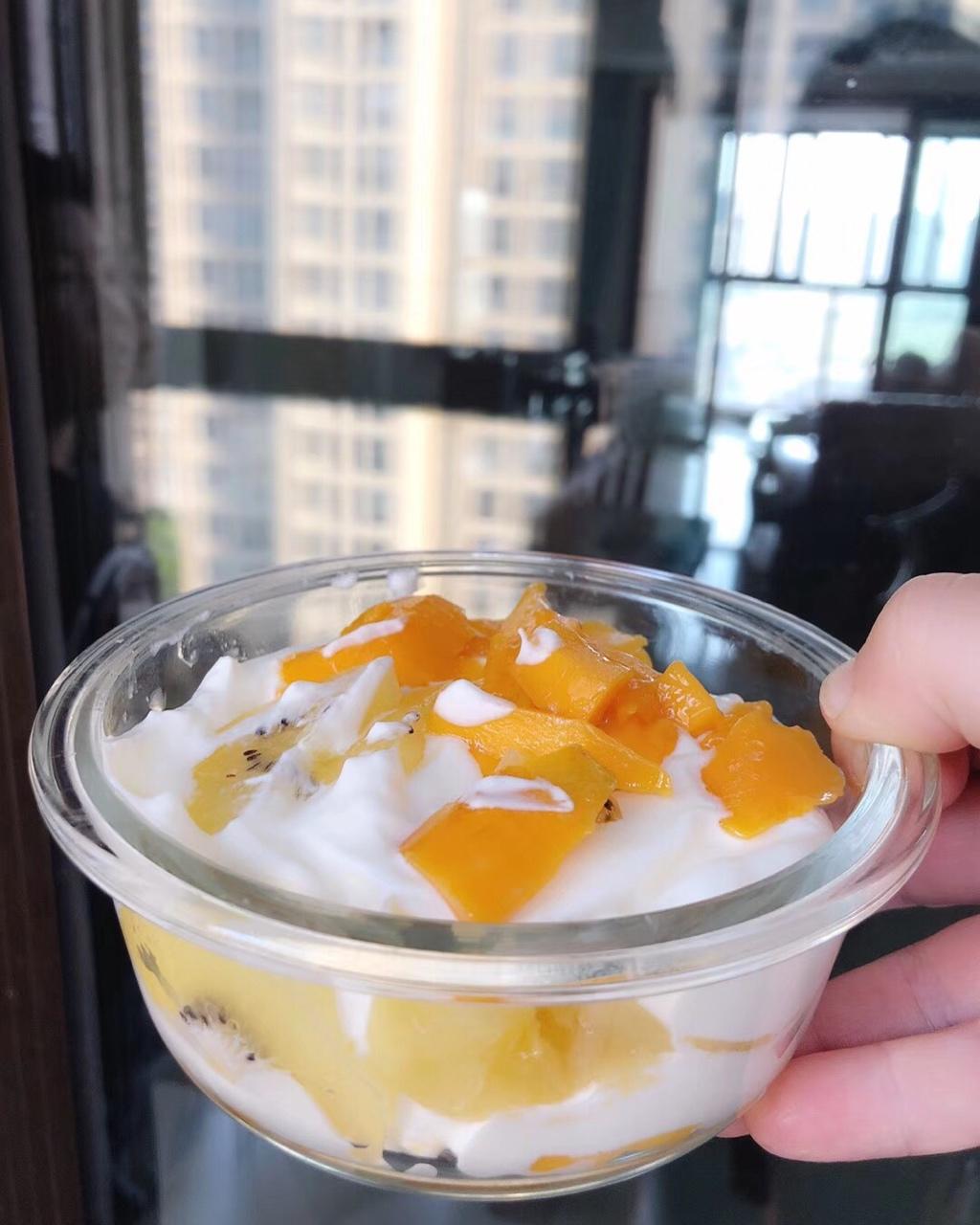 奶油水果杯（消耗淡奶油和吃货最爱）