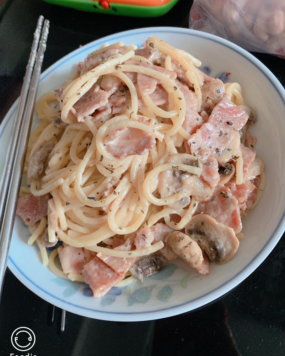 奶油蘑菇意大利面