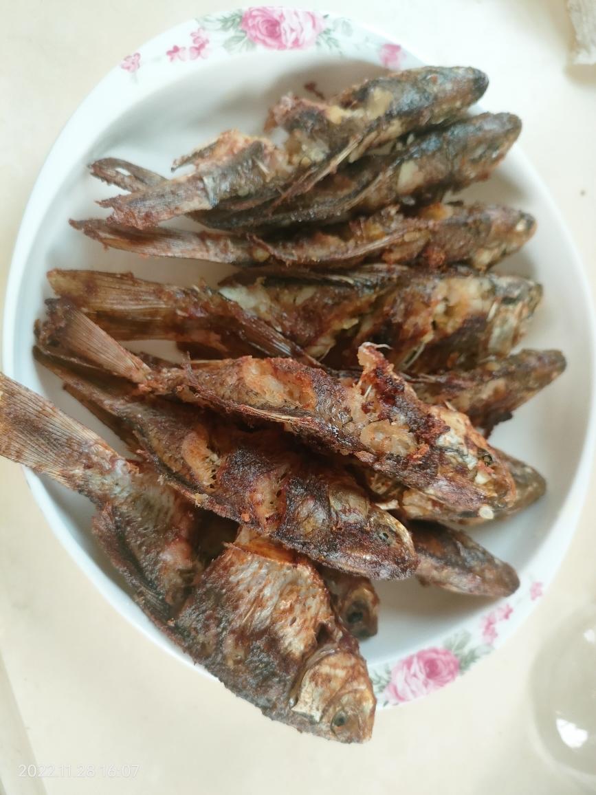 酥脆鲫鱼