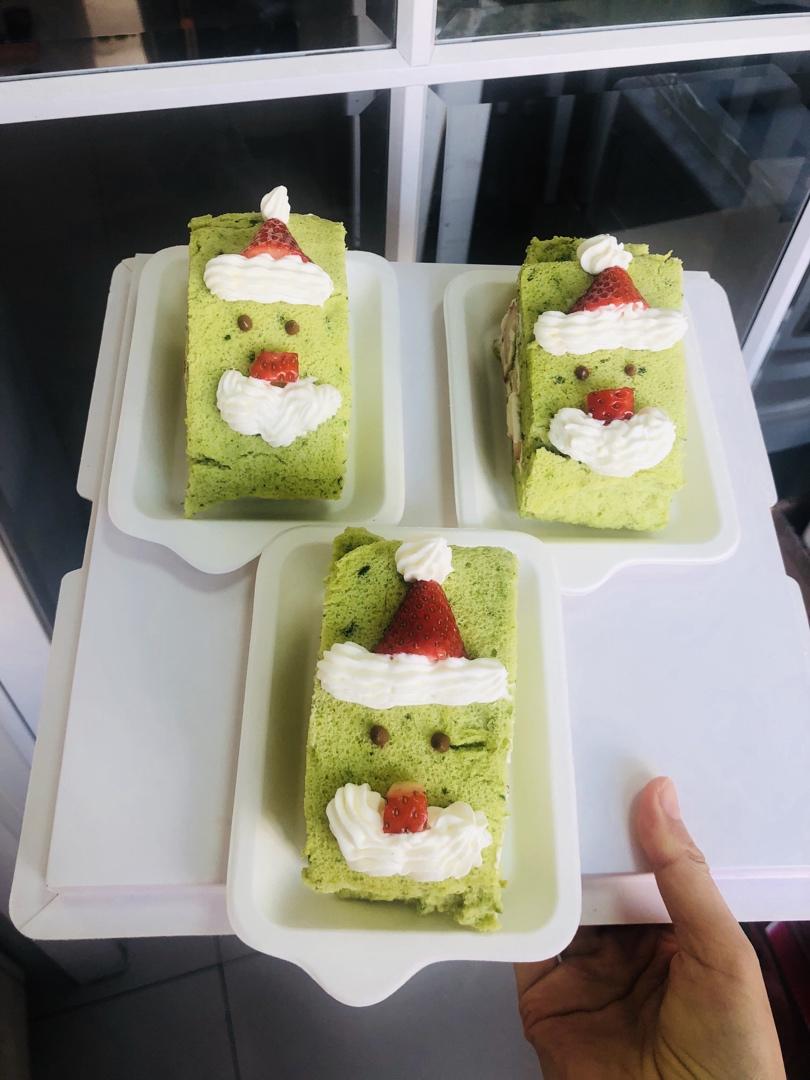 圣诞菠菜草莓蛋糕卷