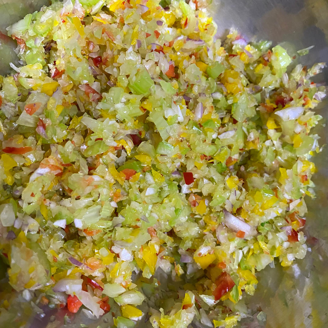 猪肉芹菜饺子馅，饺子馅怎么调才好吃