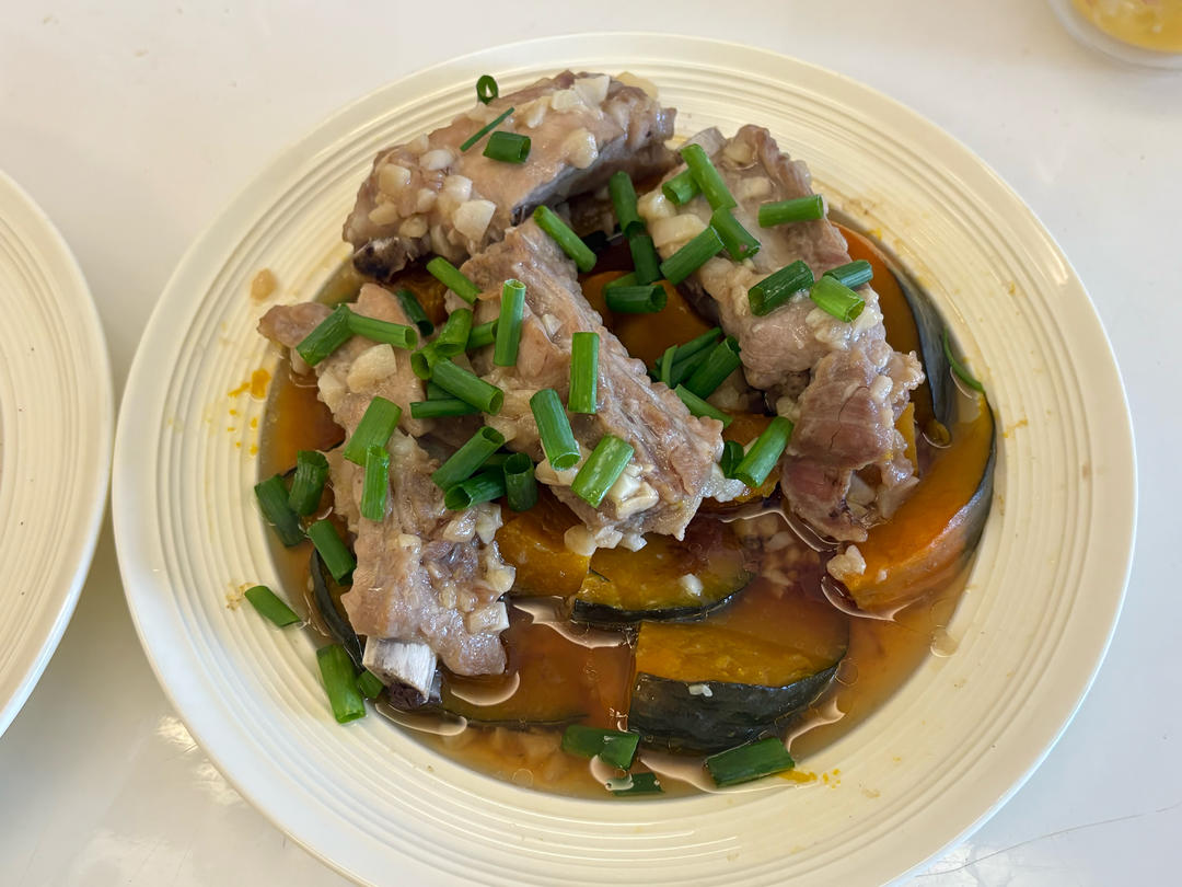 两步！做出嫩滑又多汁的南瓜🎃蒸排骨