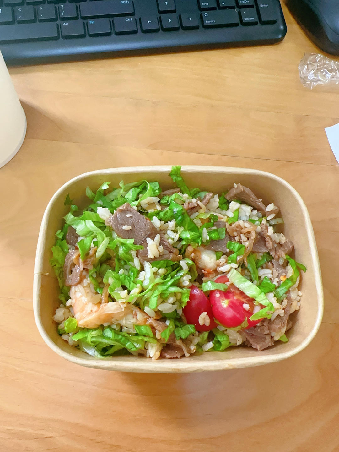 生菜牛肉拌饭