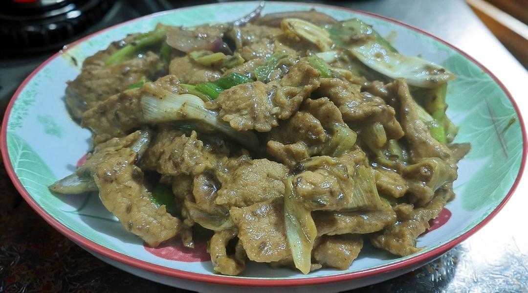 葱香浓郁的葱爆牛肉