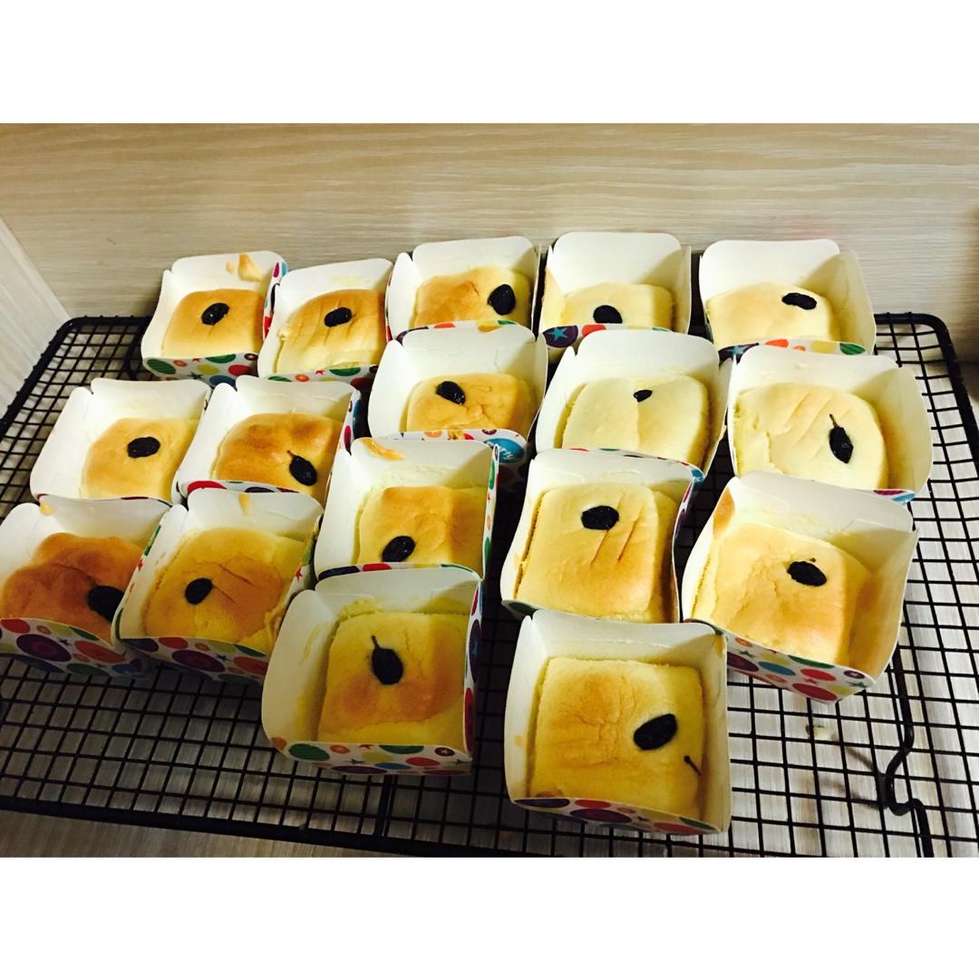 戚风杯子蛋糕^_^不开裂不回缩喔～