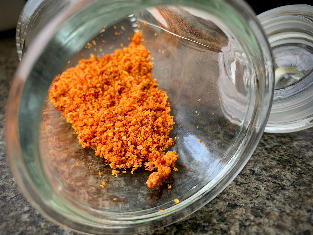 自制芝麻辣椒面