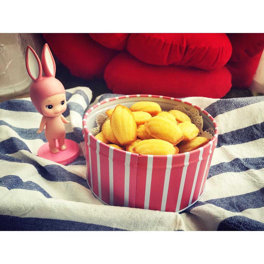 玛德琳（蓝带方）