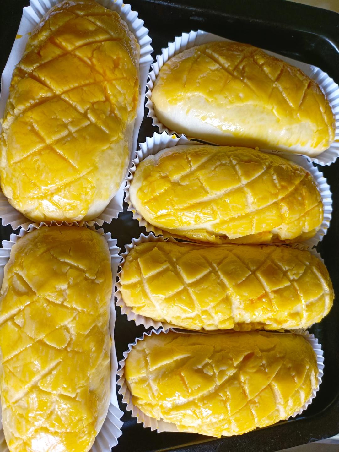 好吃到炸裂的港式菠萝包（附带制作酥皮的小视频）