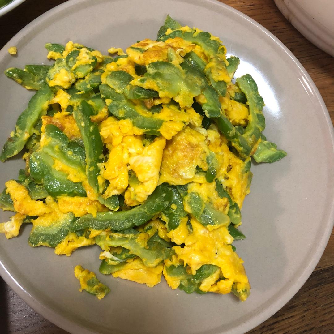 苦瓜炒鸡蛋（不苦的做法）