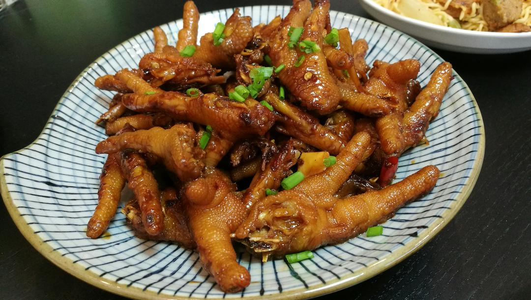 香辣烧鸡爪