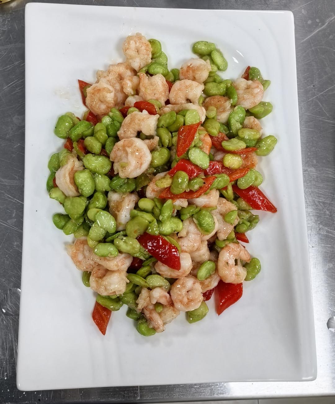 蚕豆米炒虾仁的做法