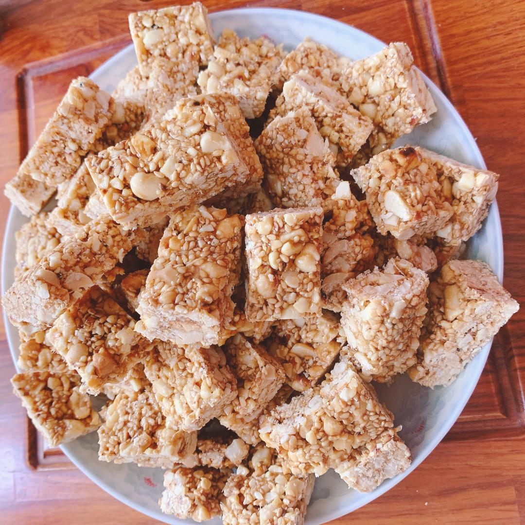 无敌好吃的芝麻花生糖