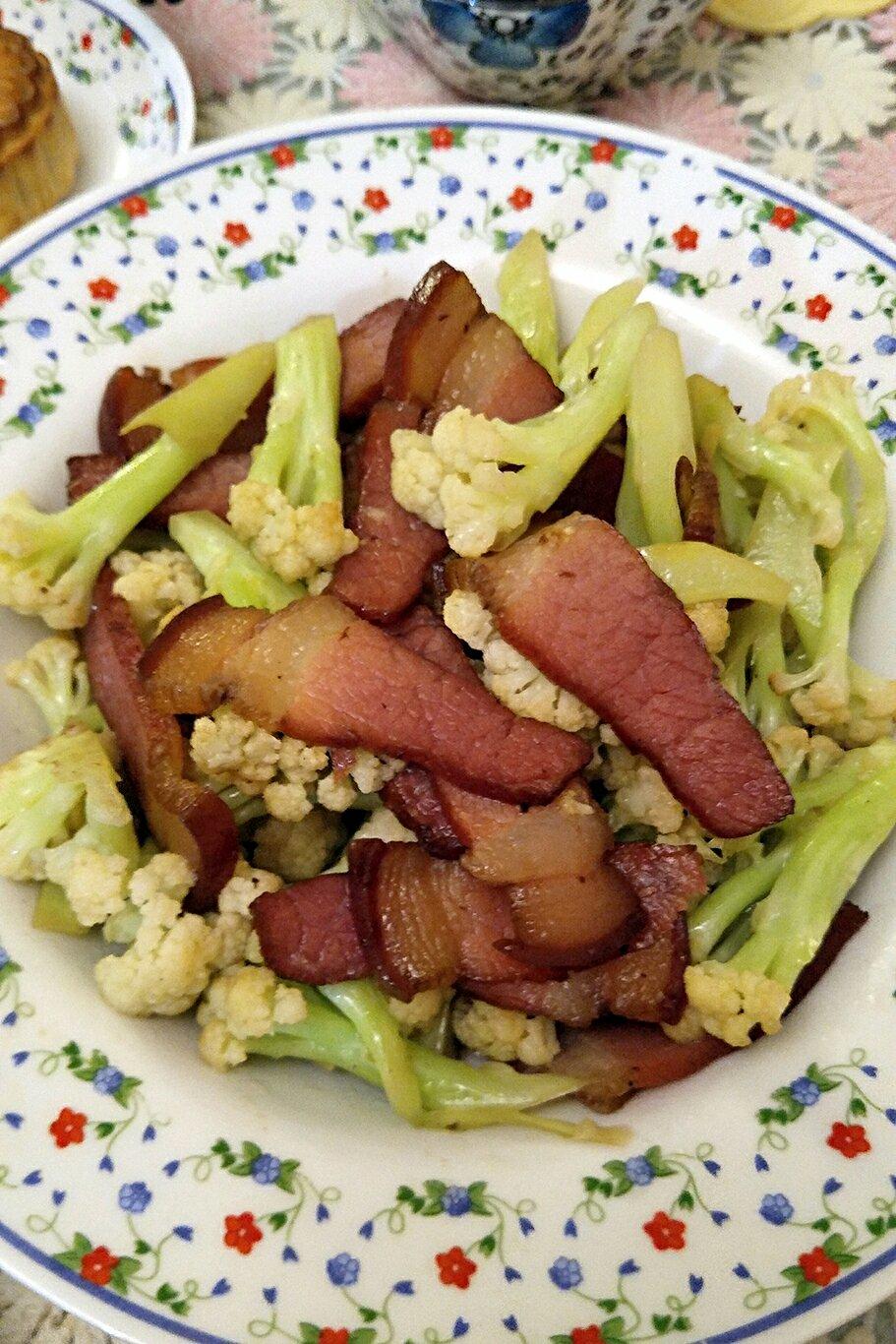 腊肉炒花菜