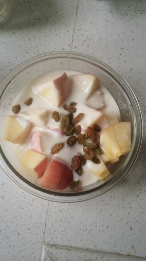 减肥晚餐-酸奶拌苹果粒的做法 步骤1