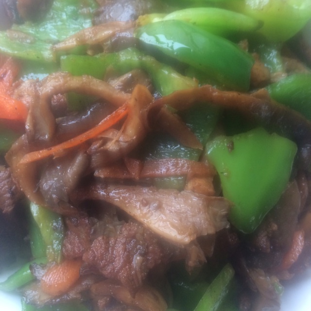 蘑菇青椒炒肉
