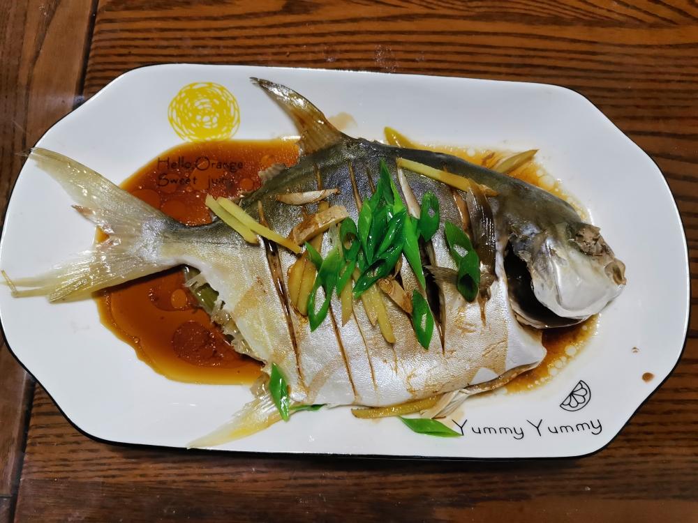 清蒸鲳鱼(蒸鱼豉油)的做法