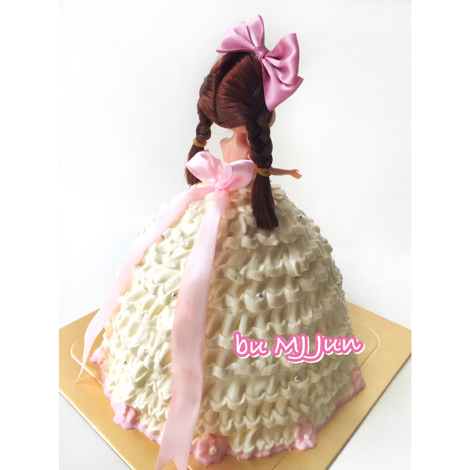 梦幻时尚的芭比蛋糕