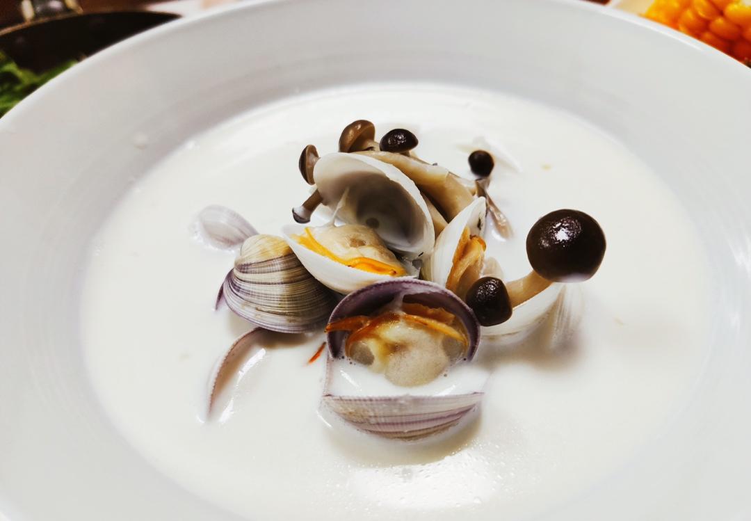 【安佳】芝士菌菇蛤蜊汤