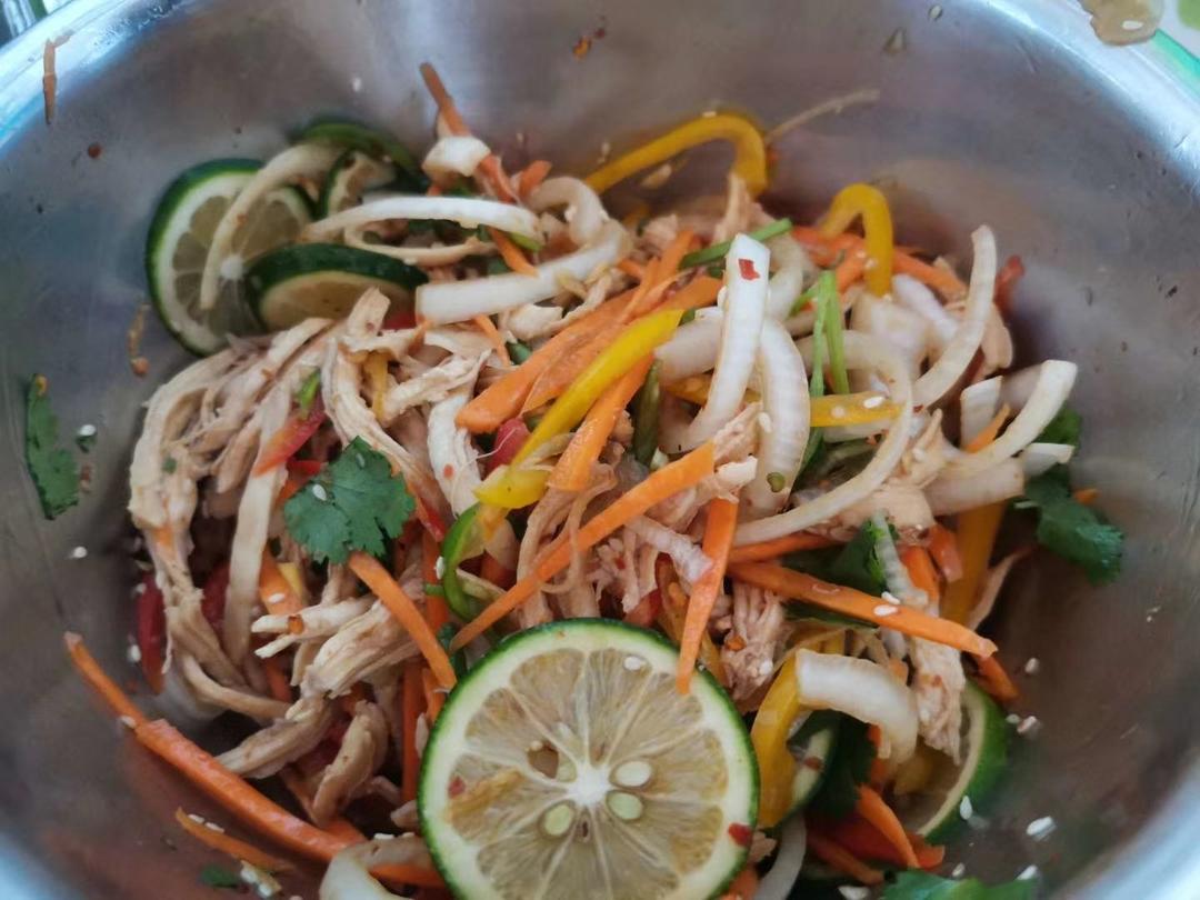 凉拌酸辣柠檬鸡丝