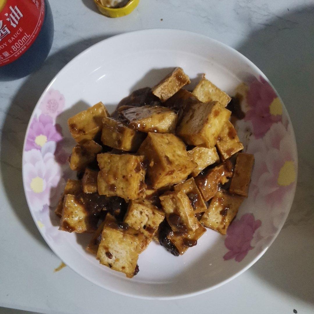 学会这个浇汁豆腐，再也不用去夜市摊了