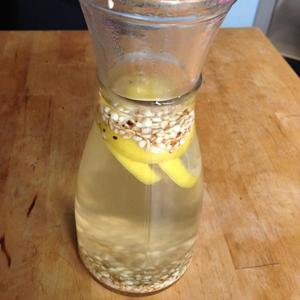 炒薏米柠檬水的做法 步骤1