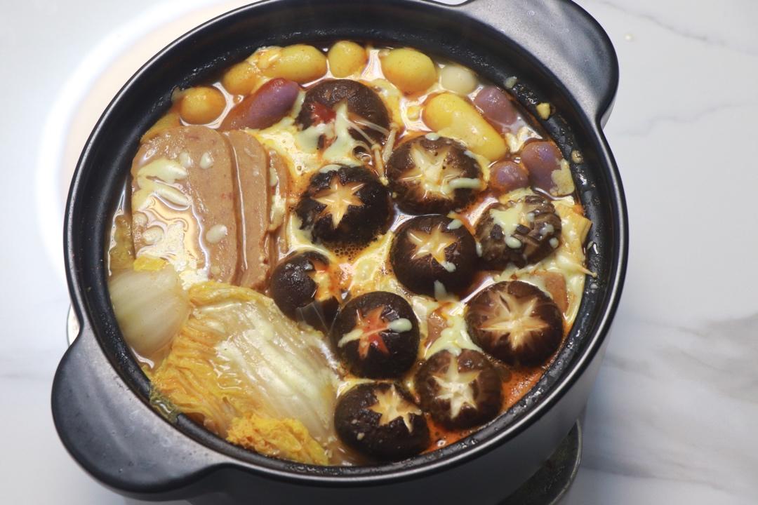 【芝士年糕火锅】