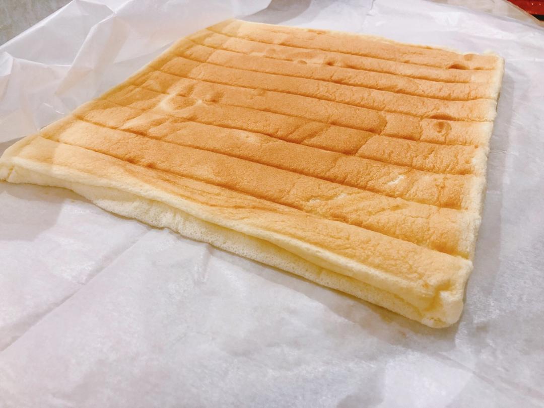 《Tinrry下午茶》教你做基础原味蛋糕卷