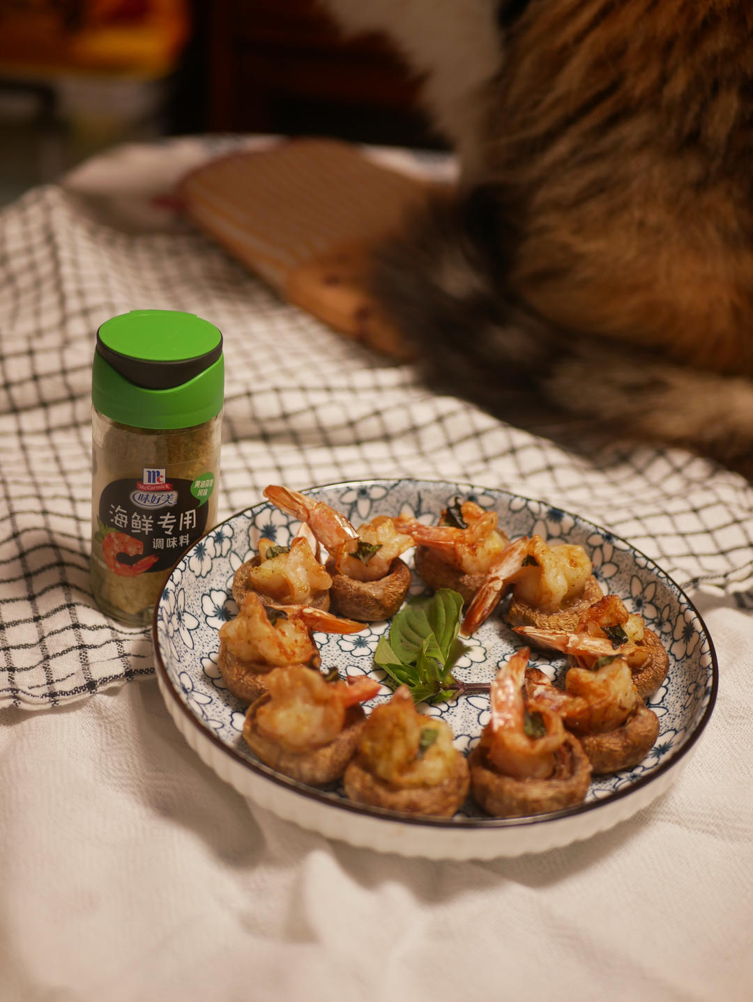 蒜香黄油鲜虾蘑菇碗