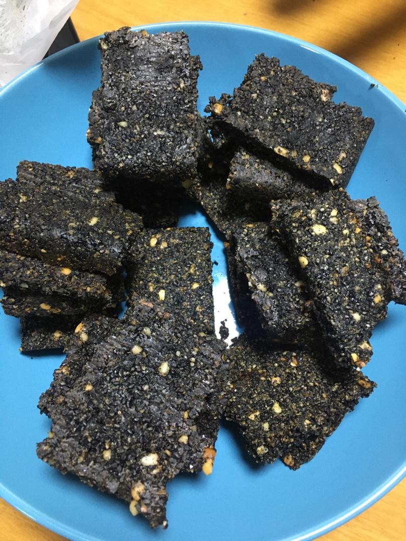 健康黑芝麻薄饼（仅需三步）