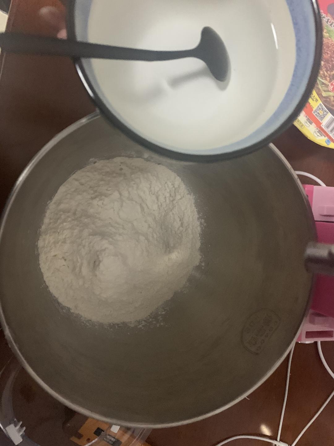 纯奶手撕吐司的做法 步骤1