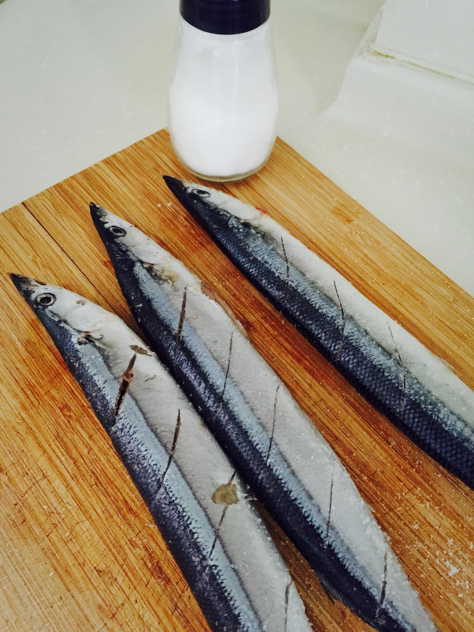 Grilled Sanma盐烤秋刀鱼的做法