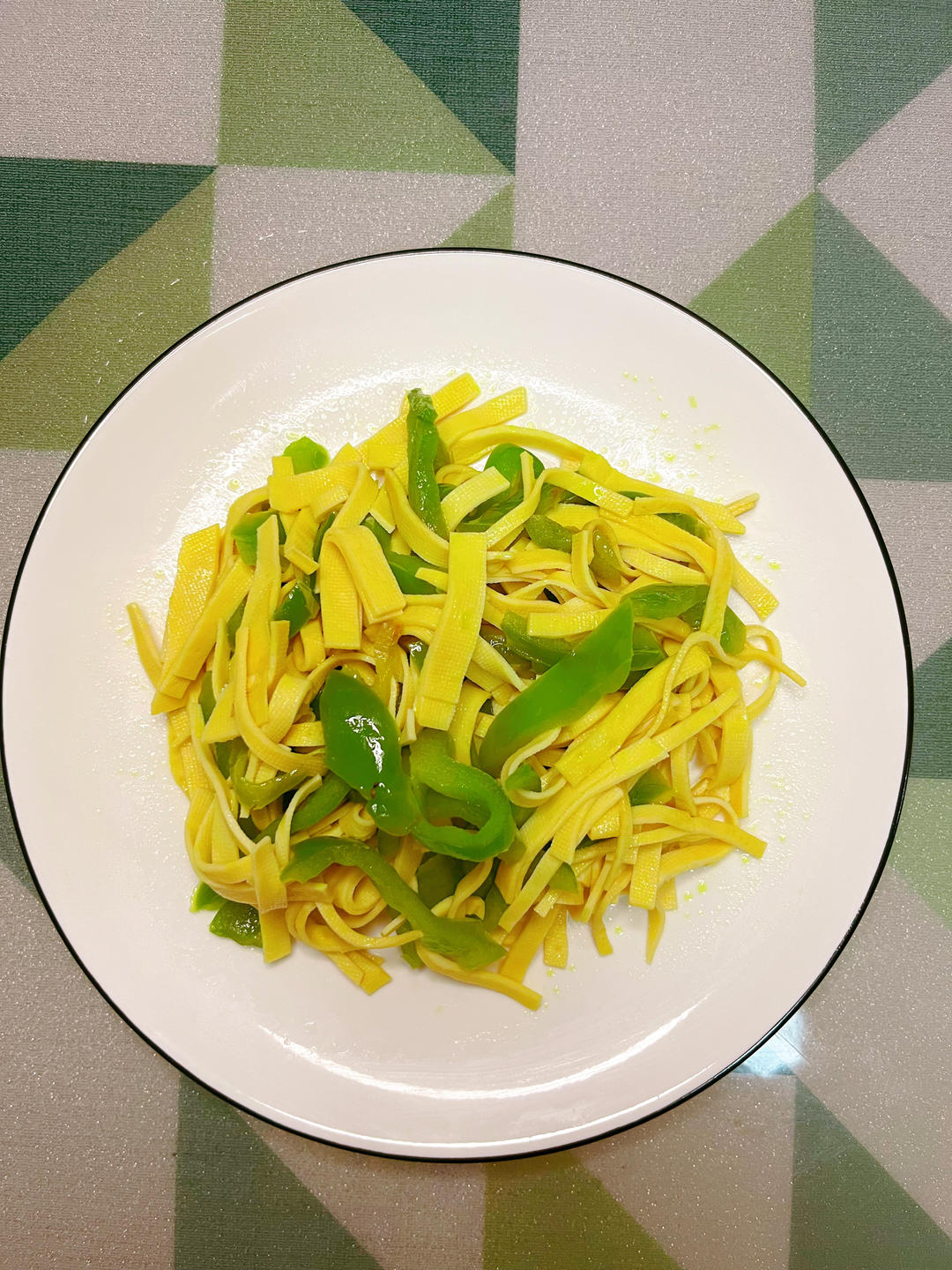 最佳减脂之青椒炒豆腐饼丝的做法