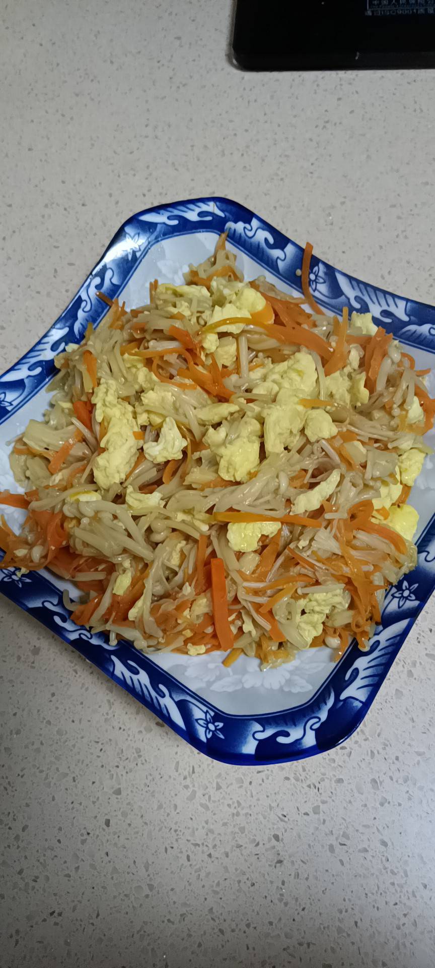 鲜香软嫩😋零失败三色金针菇炒蛋