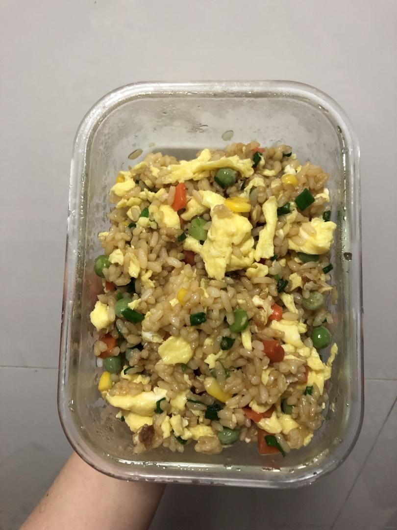 酱油蛋炒饭