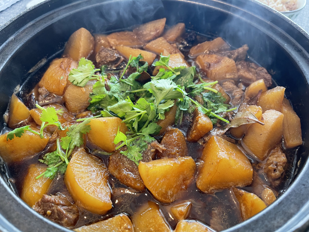 砂锅炖牛肉萝卜图片