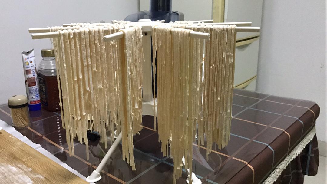 快手纯手工擀面条