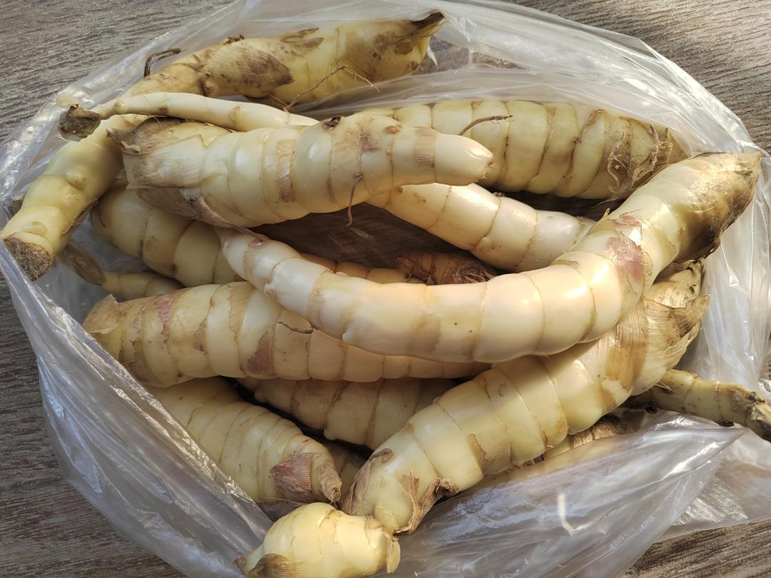 竹薯红萝卜猪展汤