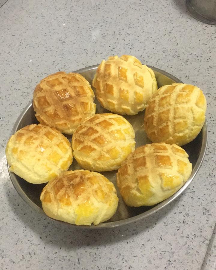 好吃到炸裂的港式菠萝包（附带制作酥皮的小视频）