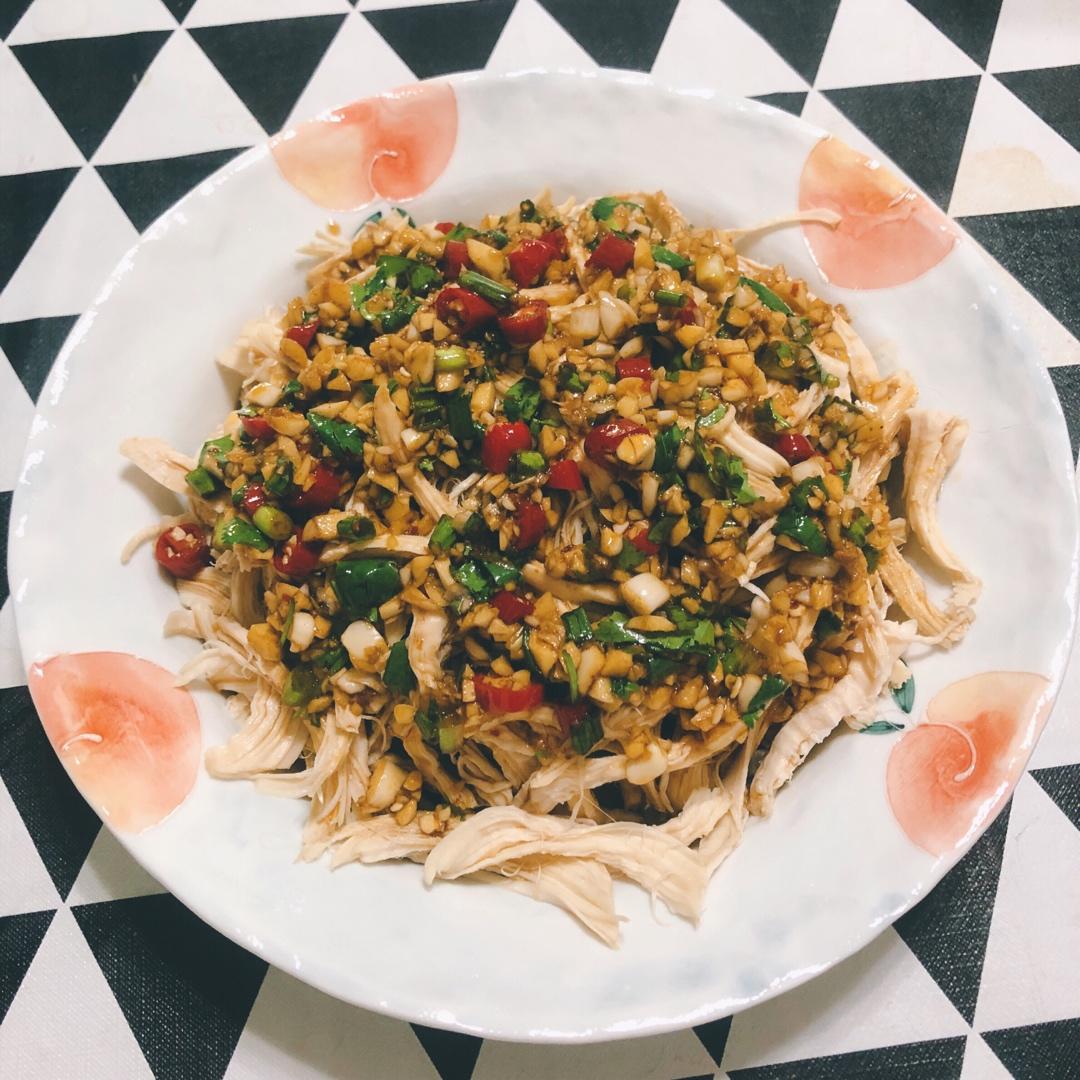 减脂餐：手撕鸡胸肉（无油无糖极简版）