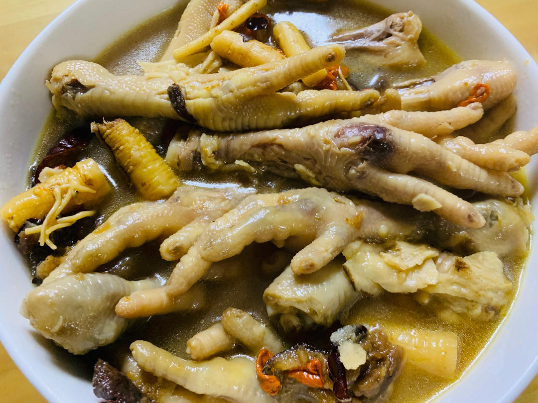 【滋补必备】药膳鸡脚