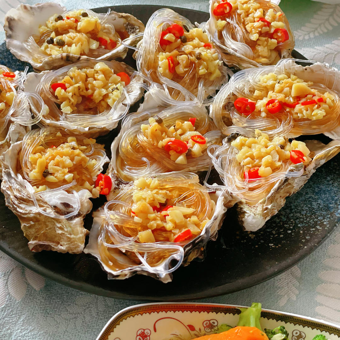 蒜蓉粉丝蒸生蚝