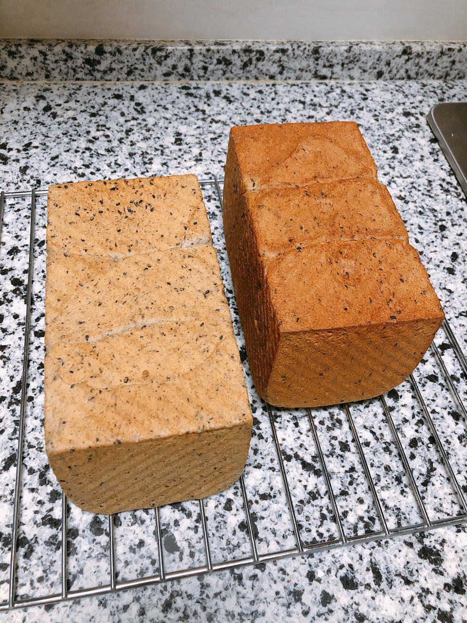 巨好吃‼️浓浓黑芝麻奶香的吐司🍞20%全麦含量超级软