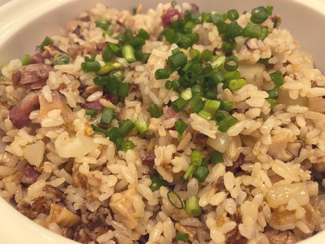 春意盎然的【春笋腊味焖饭】